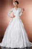 Robe de mariée luxueux longue avec manche longue de col en v decoration en fleur - 1