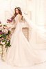 Robe de mariée intemporel discrete romantique charmeuse decoration en fleur - 2