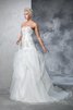 Abito da Sposa Classico in Tulle Allacciato con Perline Senza Spalline - 4