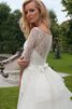 Robe de mariée distinguee avec zip ruchés longs en 1/2 manche col u profond - 4