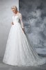 Robe de mariée classique longue delicat de traîne moyenne au niveau de cou - 5