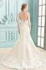 Robe de mariée simple distinguee classique appliques textile en tulle - 4