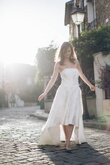 Robe de mariée nature d'epaule ajourée en satin de bustier avec perle