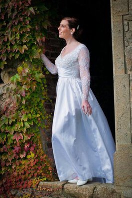 Abito da Sposa V-Scollo con Increspature con Applique in Taffeta Vintage A-Line