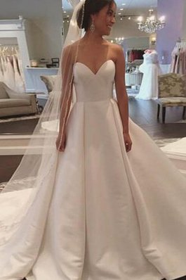 Robe de mariée de mode de bal en satin fascinant avec sans manches col en forme de cœur