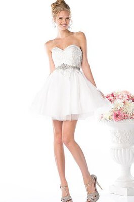 Robe de graduation romantique simple courte en satin en tulle