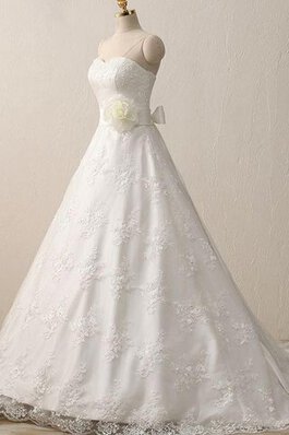 Robe de mariée grandiose avec broderie manche nulle de col en cœur en satin