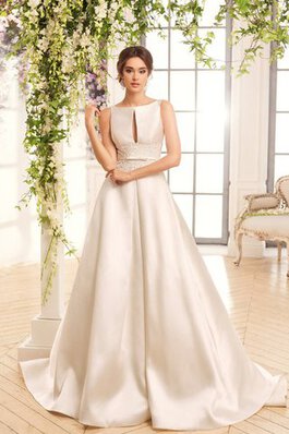 Robe de mariée plissé avec ruban col en bateau trou de serrure de traîne courte