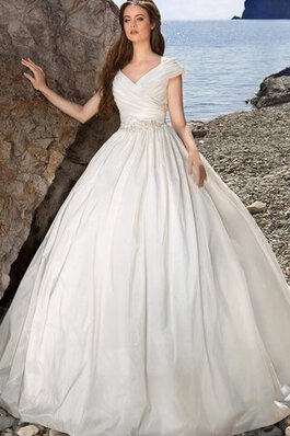 Abito da Sposa V-Scollo in Raso Allacciato con Increspato Coda A Strascico Corto Ball Gown