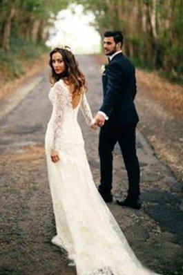 Robe de mariée avec zip en dentelle parfait distinguee chic