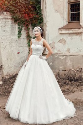 Robe de mariée naturel manche nulle col u profond de traîne courte en satin