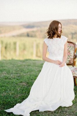 Abito da Sposa Tubino Cappellino medievale in pizzo Spazzola Treno in Pizzo