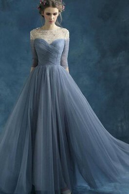 Robe de bal de col bateau textile en tulle ruché avec perle ligne a