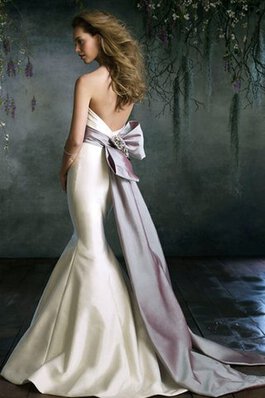 Abito da Sposa Sirena Spazzola Treno Schiena Nuda Senza Maniche Naturale in Taffeta