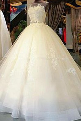 Abito da sposa appariscente con ricamo elegante in tulle retro a sala