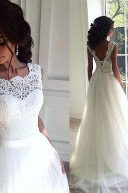 Robe de mariée noble en plein air avec lacets plissage grandiose