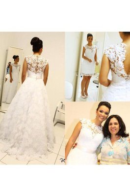 Robe de mariée chic avec manche courte avec bouton avec ruban avec perle