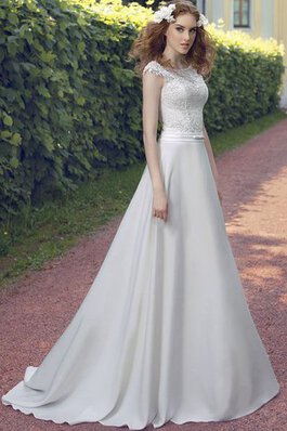 Robe de mariée naturel ligne a avec lacets de traîne moyenne