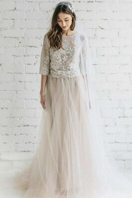 Abito da Sposa Spazzola Treno in Tulle Tondo con Applique Barchetta con Bottone