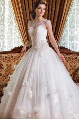 Robe de mariée naturel avec perle avec manche courte avec lacets entrecroisé