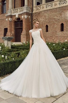 Robe de mariée naturel avec manche courte col en bateau decoration en fleur textile en tulle