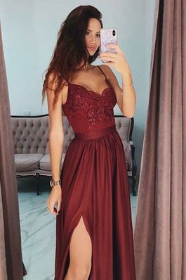 Robe de bal avec décoration dentelle en satin charme avec sans manches v encolure