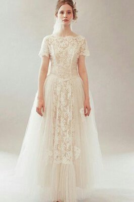 Abito da Sposa Barchetta Tondo in pizzo conservatore con Applique in Pizzo