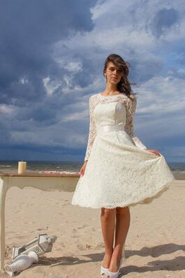 Abito da Sposa con Fusciacca Allacciato Vintage Moderno con Fiocco in Pizzo