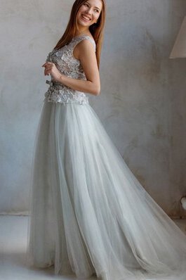 Robe de bal plissé avec manche épeules enveloppants avec manche courte ligne a en tulle