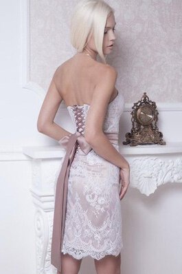 Abito da Sposa Corto in Pizzo con Nastro senza spalline Naturale Senza Maniche