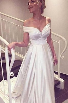 Robe de mariée plissé chic romantique ligne a de traîne moyenne