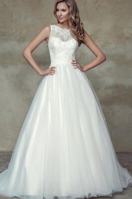 Robe de mariée en satin col u profond en dentelle de traîne moyenne decoration en fleur