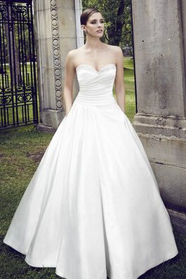 Robe de mariée derniere tendance ligne a col en forme de cœur balancement au drapée