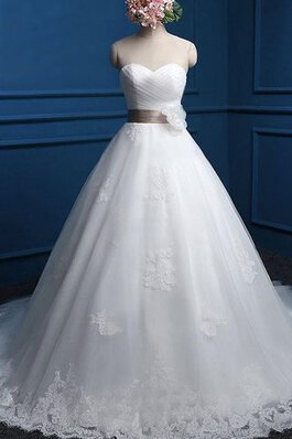 Abito da Sposa in pizzo con Fusciacca Naturale con Nastro Cappellino Senza Maniche