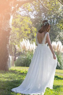 Sencillo Vestido de Novia de Corte-A de Cola Barriba de Baja escote en V de Encaje Adorno