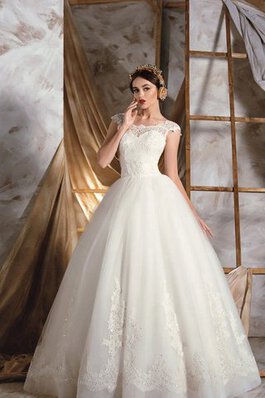 Robe de mariée naturel de col bateau avec manche courte avec lacets appliques