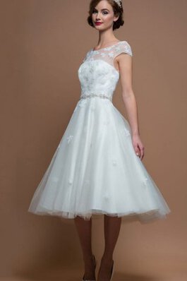 Robe de mariée nature intemporel boutonné en tulle appliques