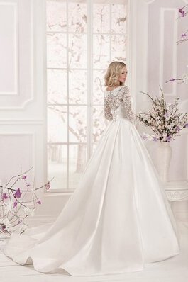 Robe de mariée en satin avec manche longue longueur au ras du sol de col bateau appliques