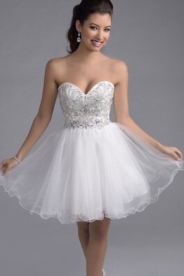 Robe de graduation courte avec broderie avec perle ruché textile en tulle