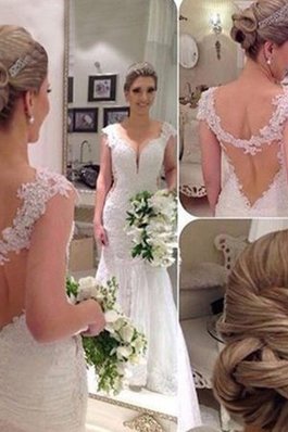 Abito da sposa tradizionale con piega shiena sheer in pizzo alta qualità v-scollo