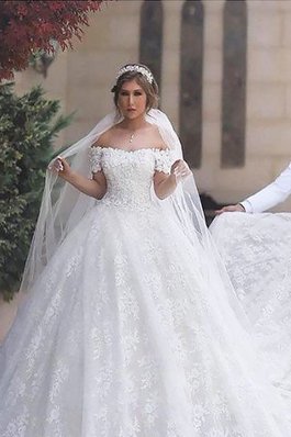 Abito da Sposa Elegante Naturale Fuori dalla spalla Coda A Strascico Corto in Pizzo