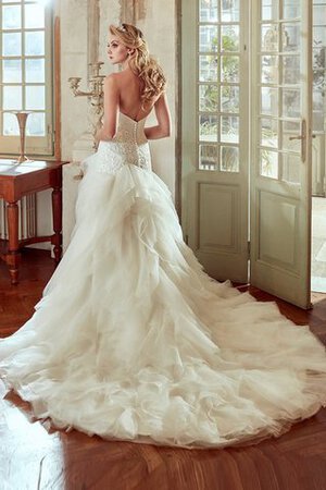 Robe de mariée de col en cœur ruché en tulle ouverture frontale haut bas - Photo 2