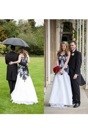 Robe de mariée plissé romantique intemporel de traîne moyenne avec lacets - Photo 6