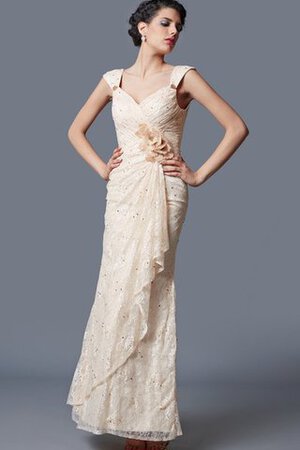Perlenbesetztes Spitze glamouröses Abendkleid mit Bordüre mit gekappten Ärmeln - Bild 1