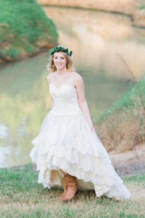 Robe de mariée distinguee avec fleurs col en forme de cœur ligne a haut bas - Photo 3