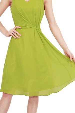 A-Linie Chiffon gerüschtes knielanges Cocktailkleid mit V-Ausschnitt mit Drapierung - Bild 4