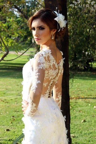 Robe de mariée courte avec broderie avec manche longue en organza boutonné - Photo 2