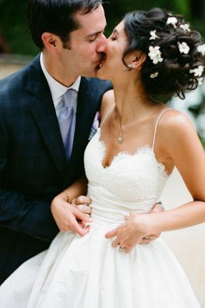 Moderno Vestido de Novia en Encaje de Atractivo de Botón - Foto 1