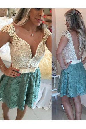 Robe de cocktail naturel ligne a de princesse de col en v avec perle - Photo 1