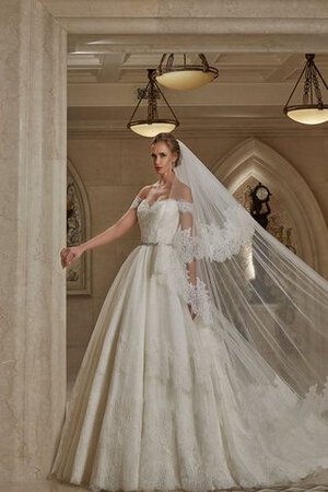 Robe de mariée delicat romantique de traîne courte d'epaule ecrite manche nulle - Photo 4